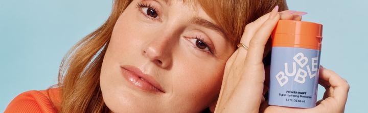 Leighton Meester zostaje ambasadorką Bubble Skincare. Marka Gen Z stawia na radość i prostotę 